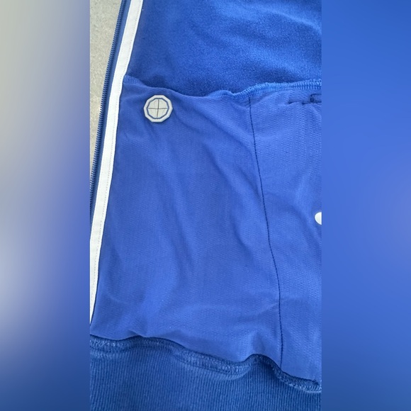 Men’s Vintage Lululemon Zip up - Picture 8 of 8
